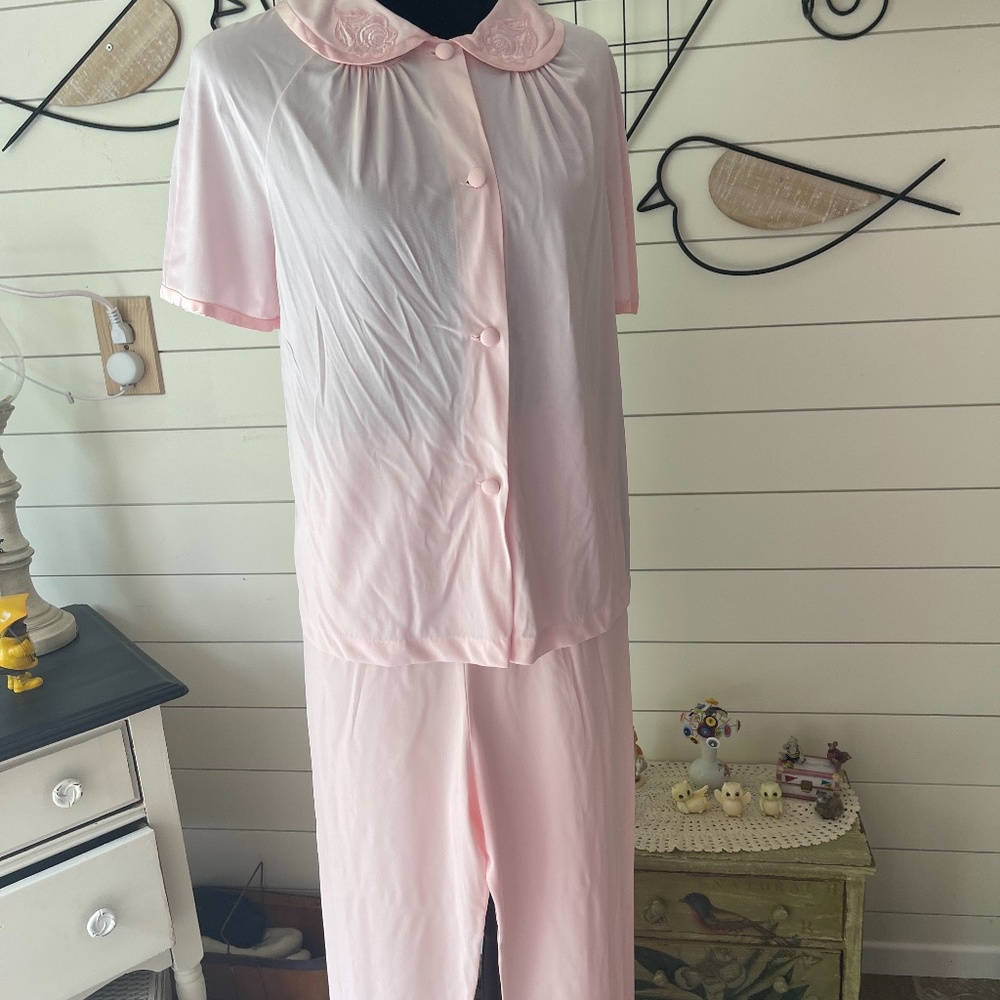 VINATAGE LADIES PINK PJS. SEARS SIZE 36